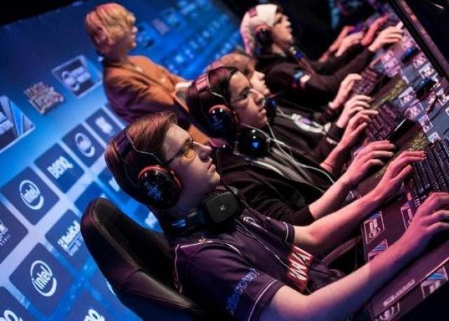 刻苦训练 刻苦训练